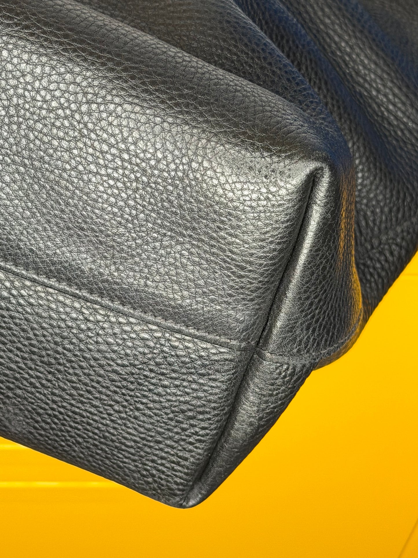 Prada tote con tracolla