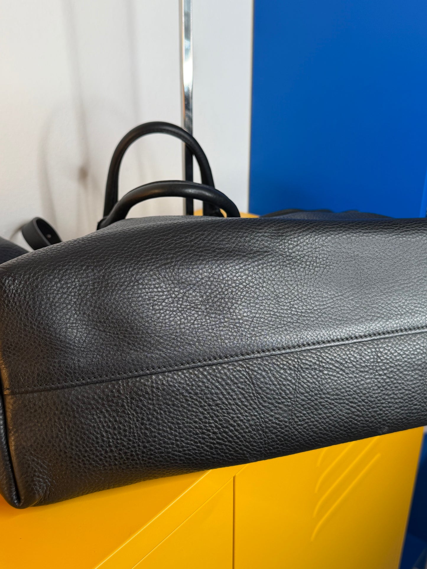 Prada tote con tracolla