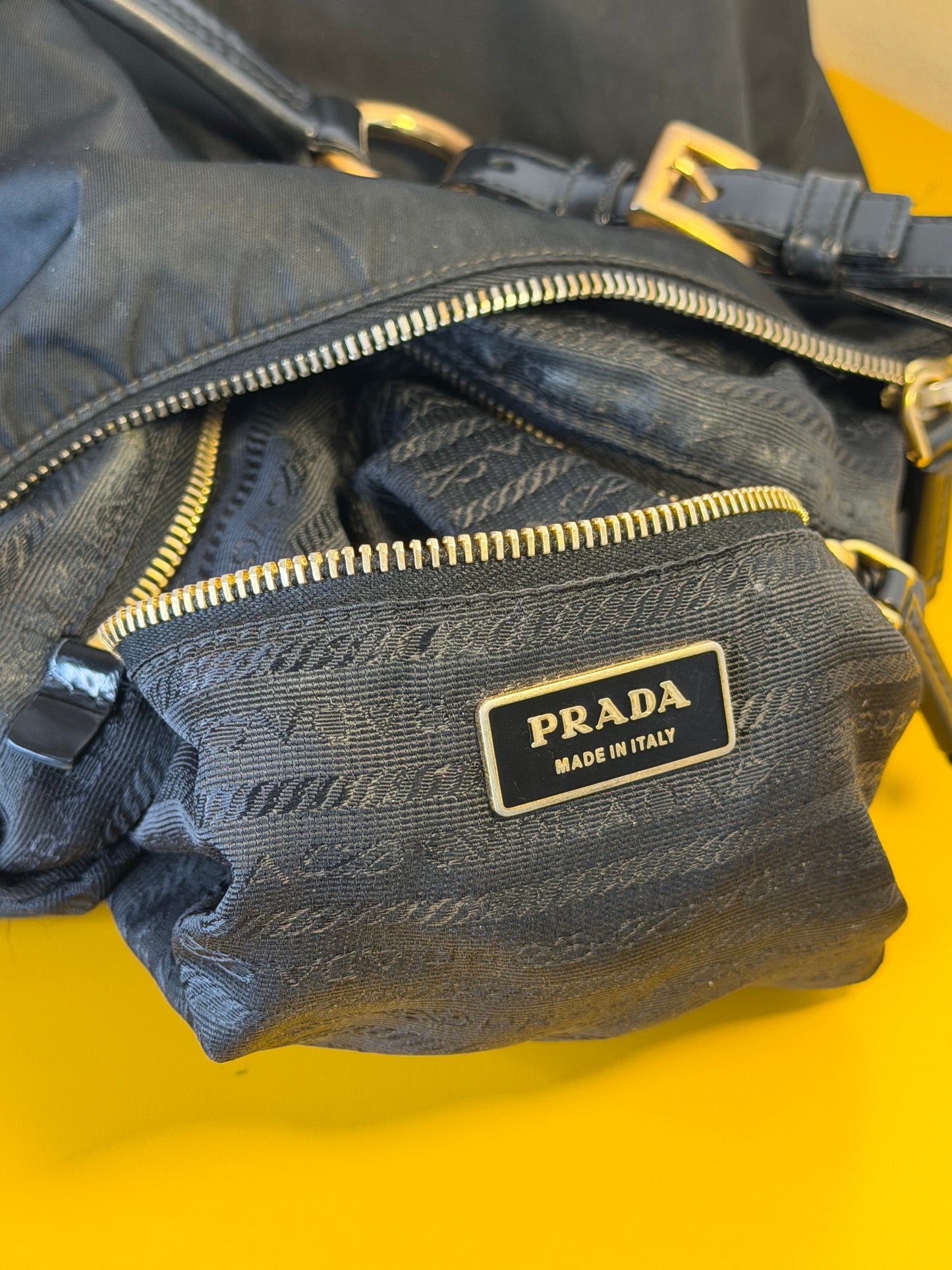 Prada Hobo Nera