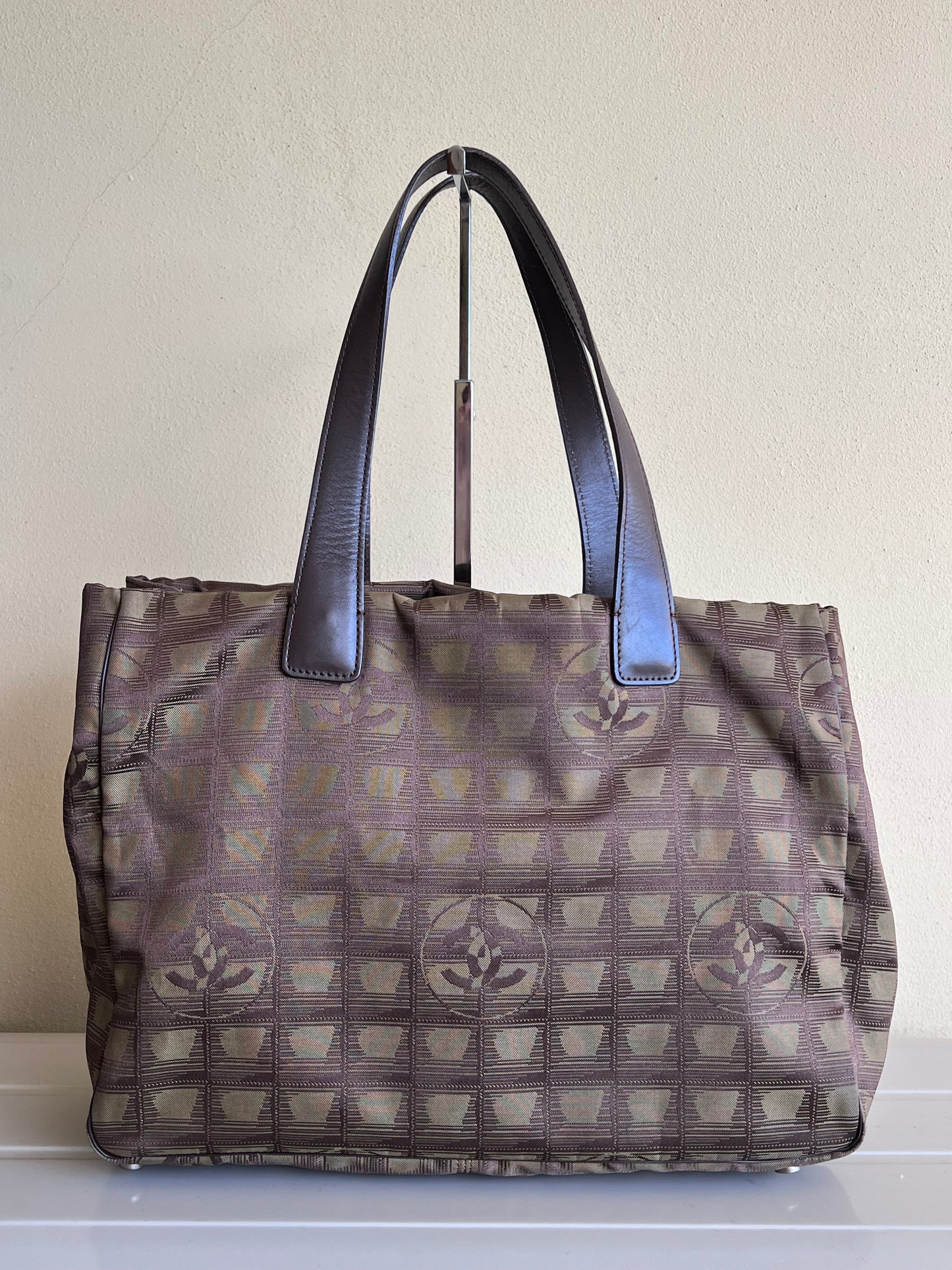 Chanel new travel light  Khaki