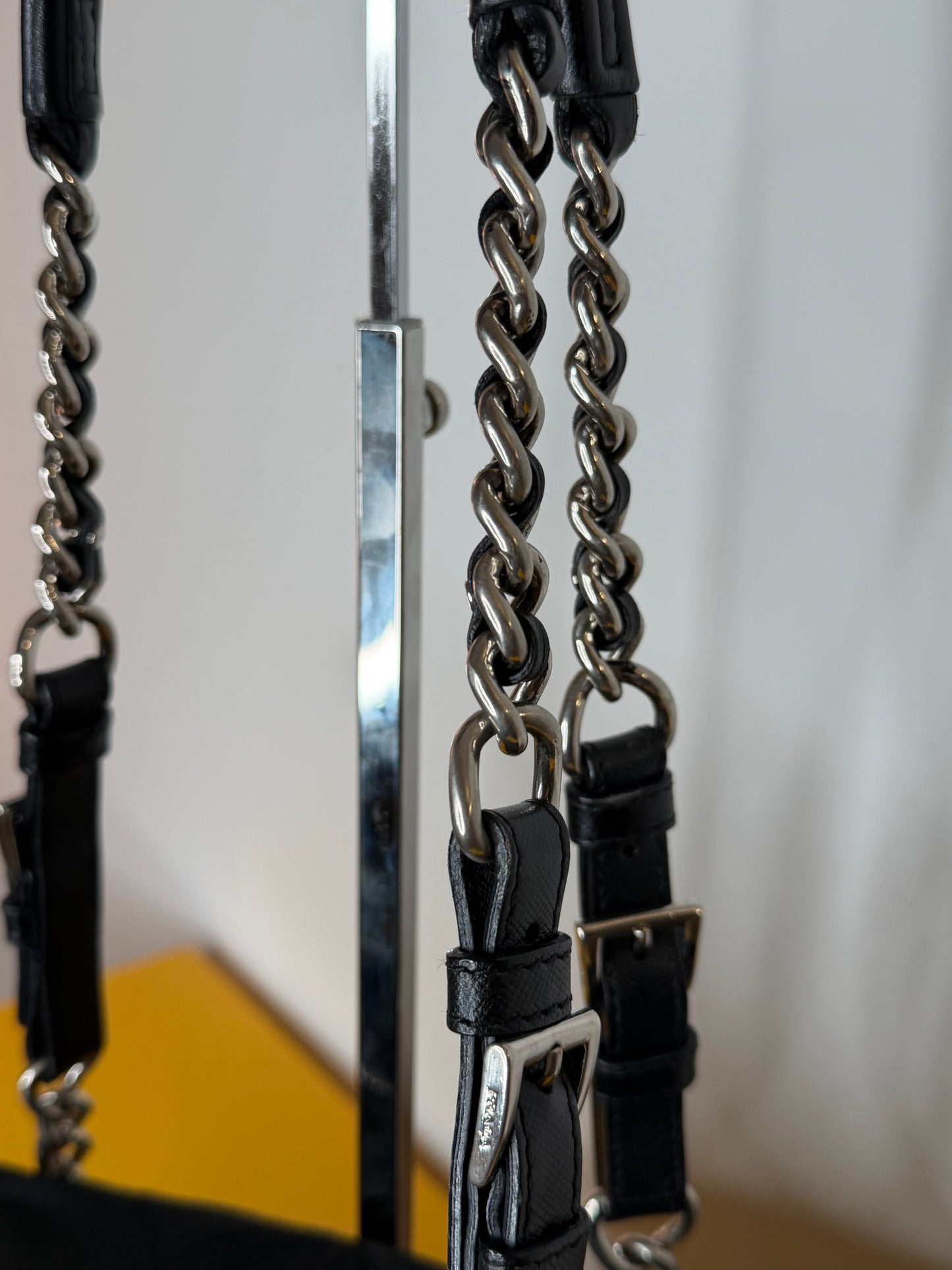 Prada Doppio Manico Catena