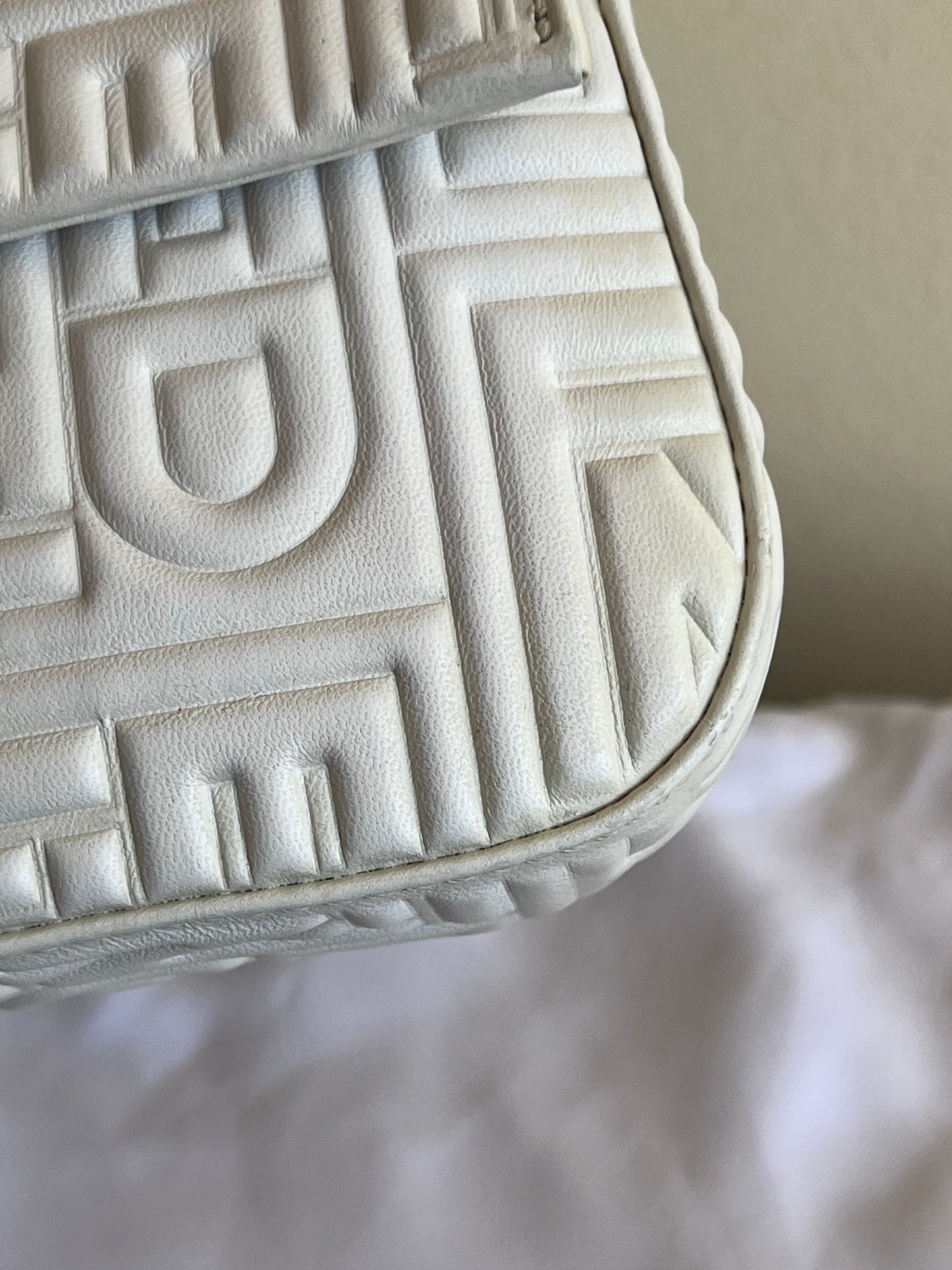 Fendi Baguette Nappa Bianca