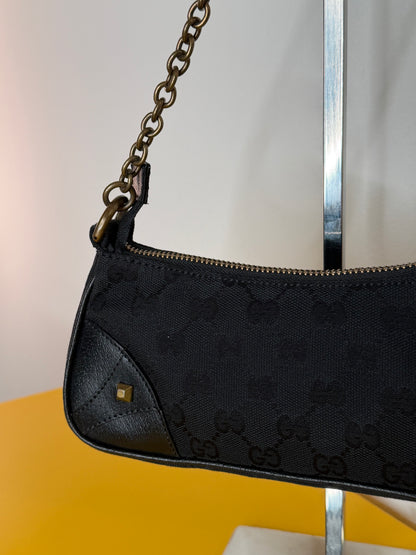 Gucci Pochette with chain