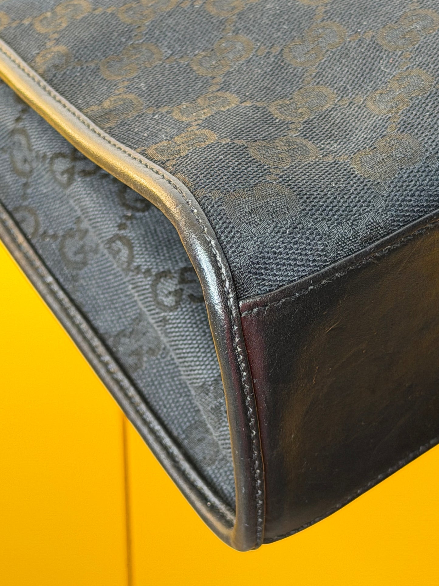 Gucci Bardot nera