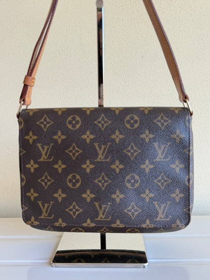 Louis Vuitton musette PM