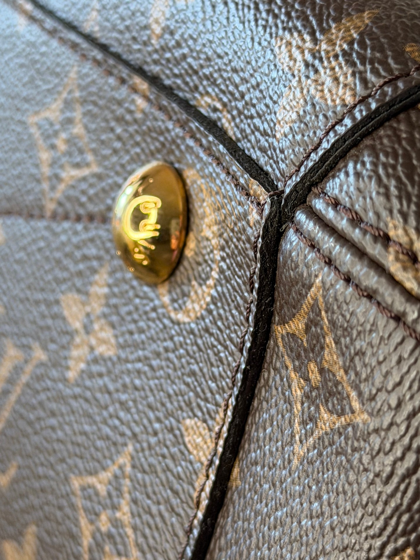Louis Vuitton Montaigne MM