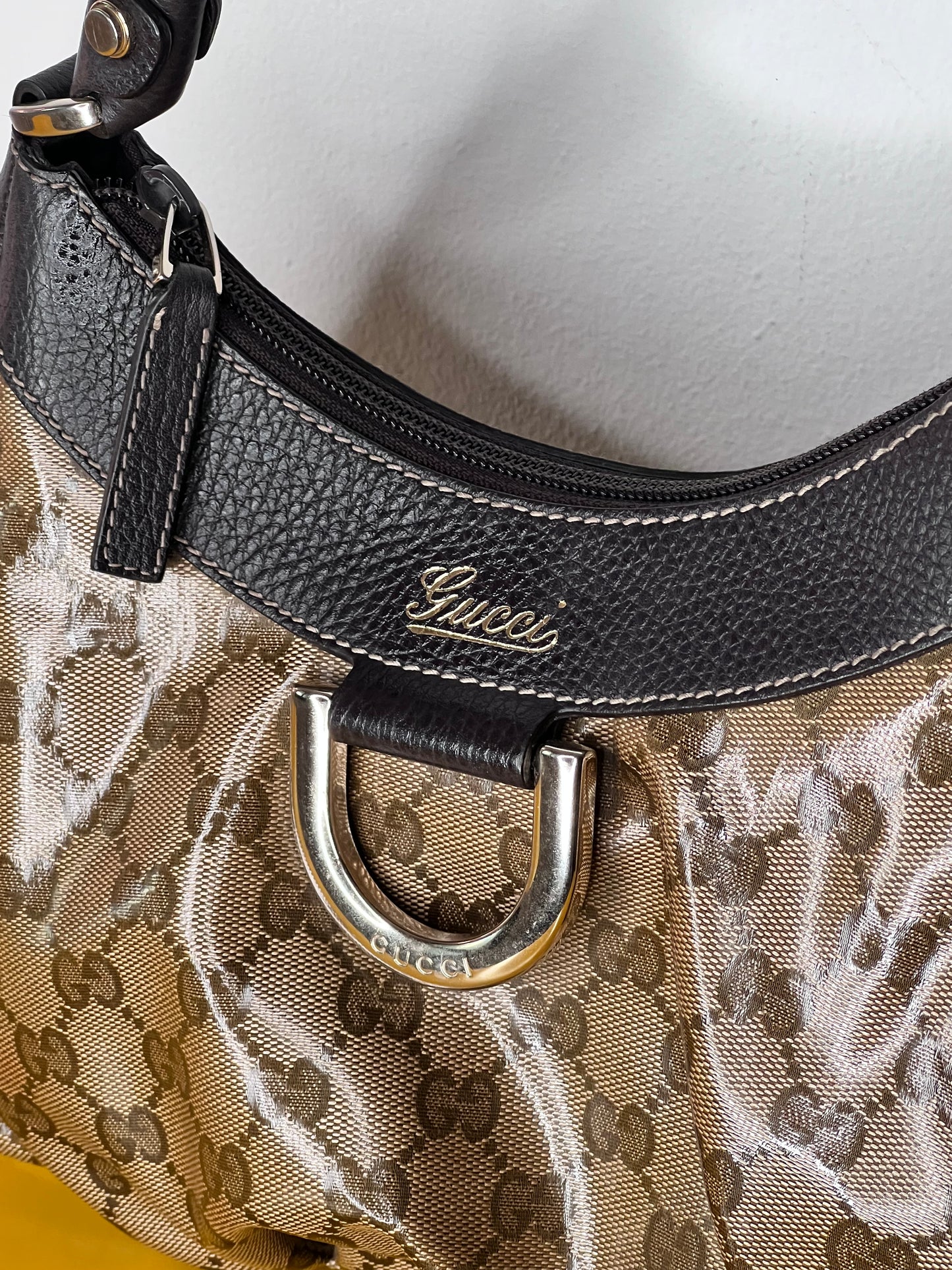 Gucci Abbey Crystal GG