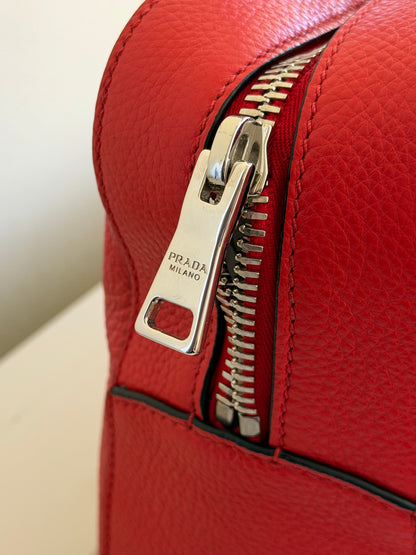 Prada con Catena Grommet