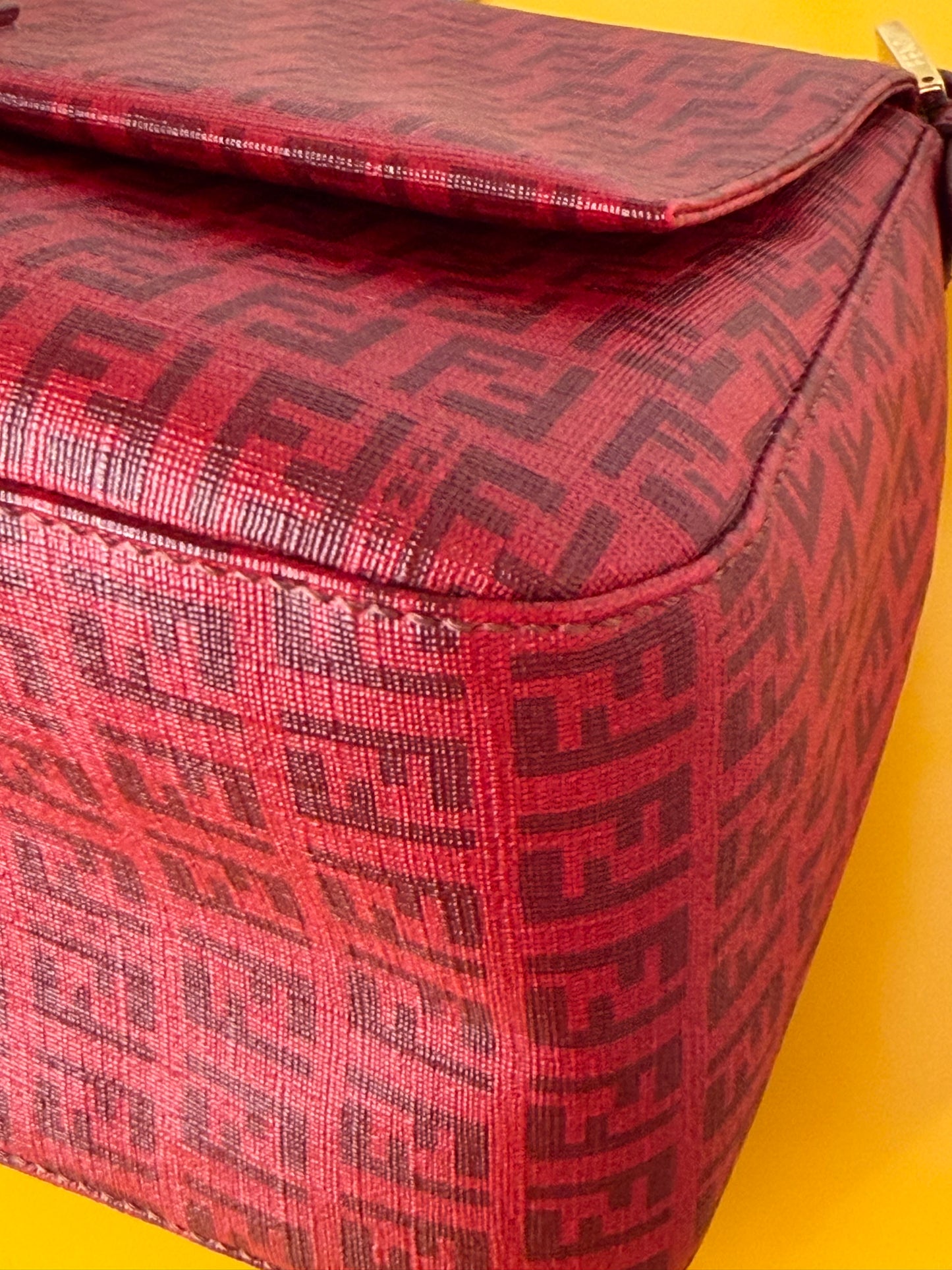 Fendi Mamma tessuto roll red