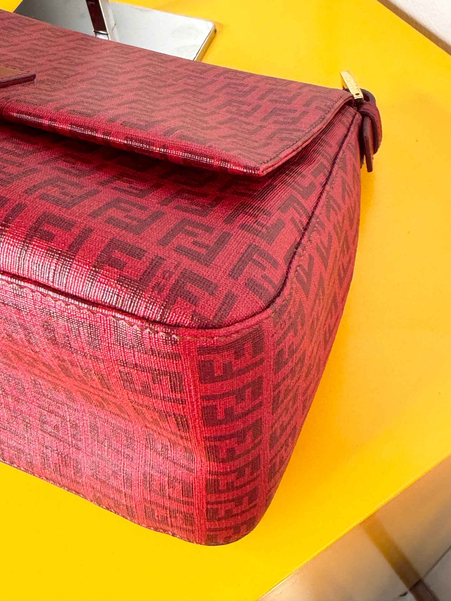 Fendi Mamma tessuto roll red