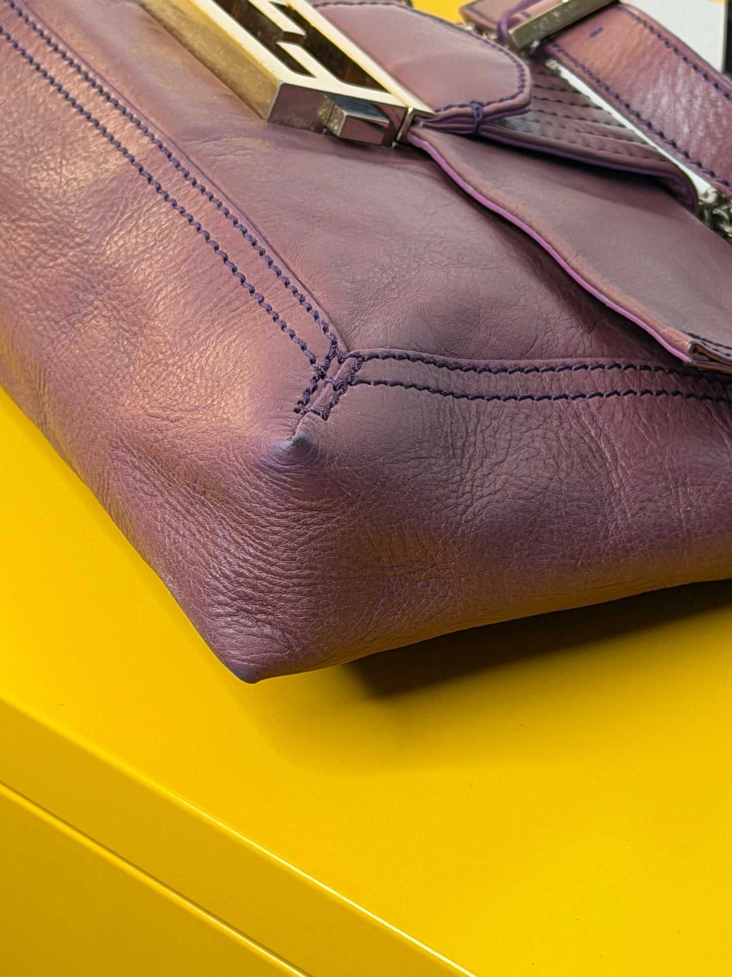 Fendi baguette chain flap Malva