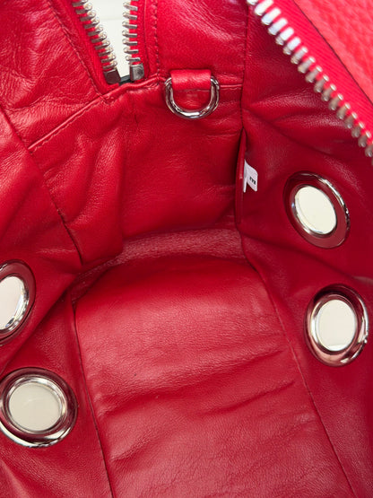 Prada con Catena Grommet