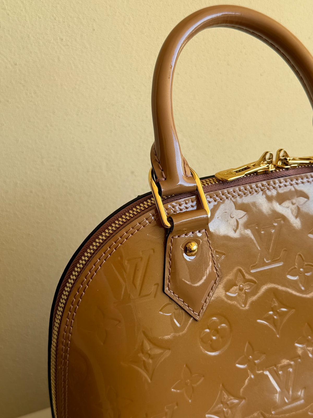 Louis Vuitton Alma BB Vernis