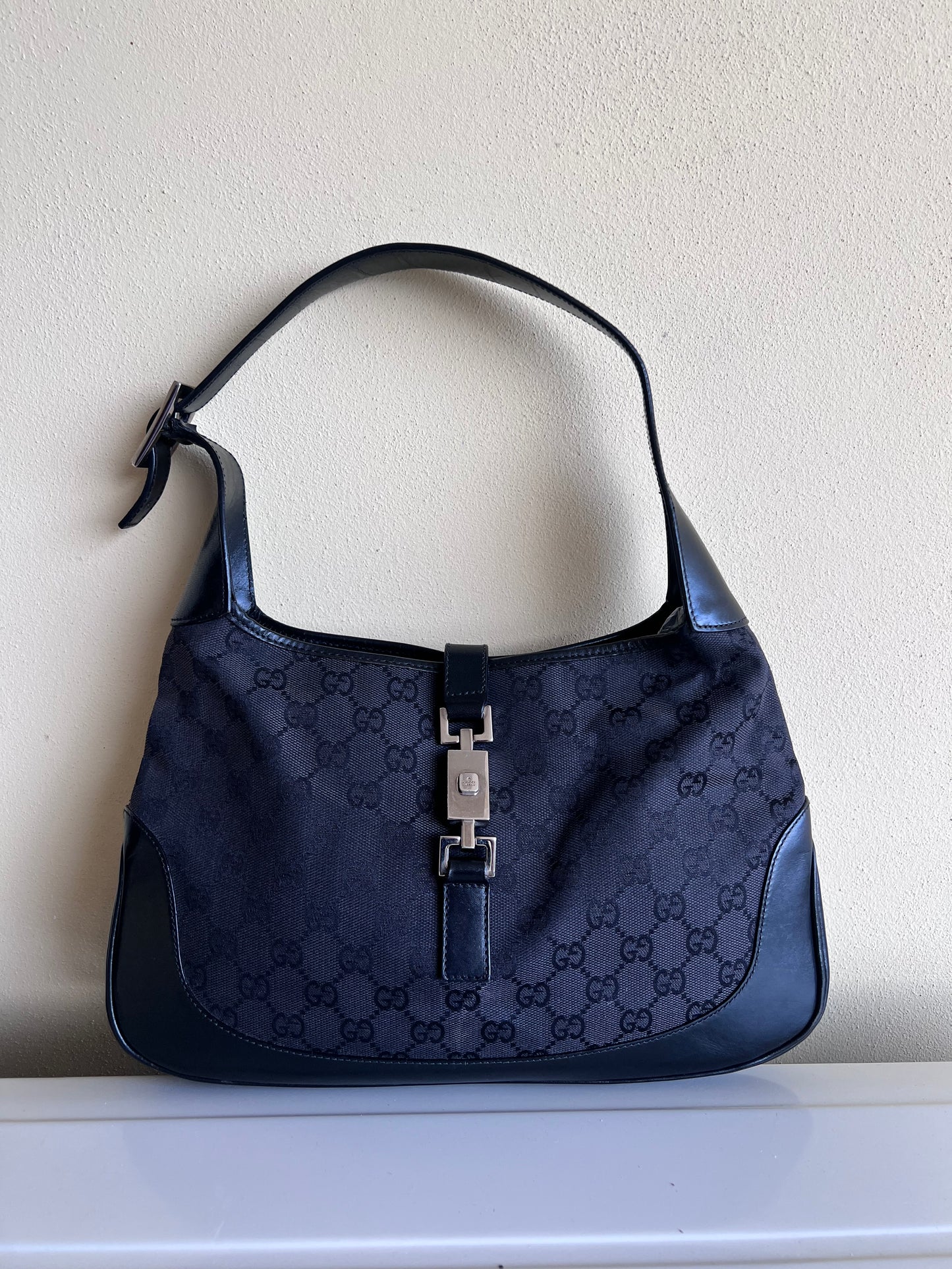 Gucci Jackie black