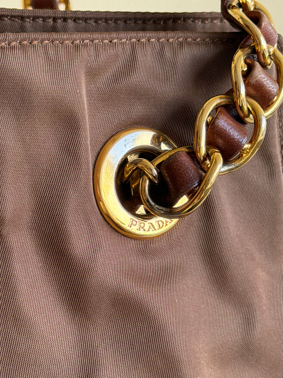 Prada tessuto catena