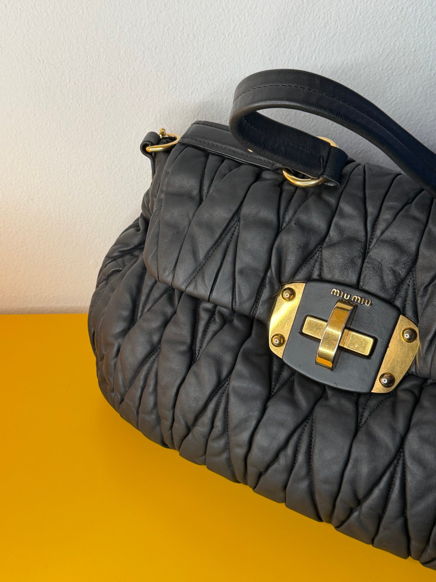 Miu Miu Pattina nera