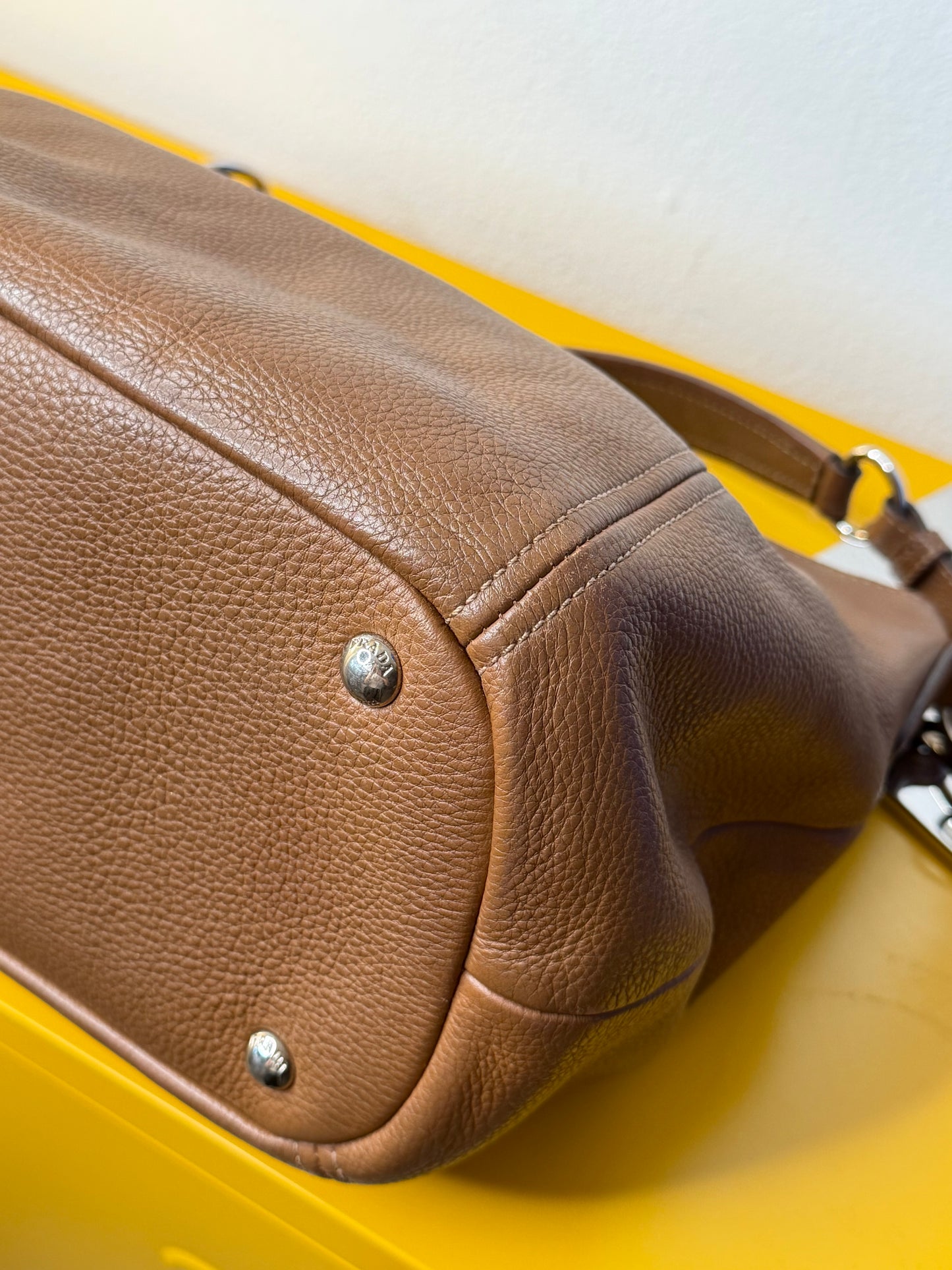 Prada Hobo Nocciola