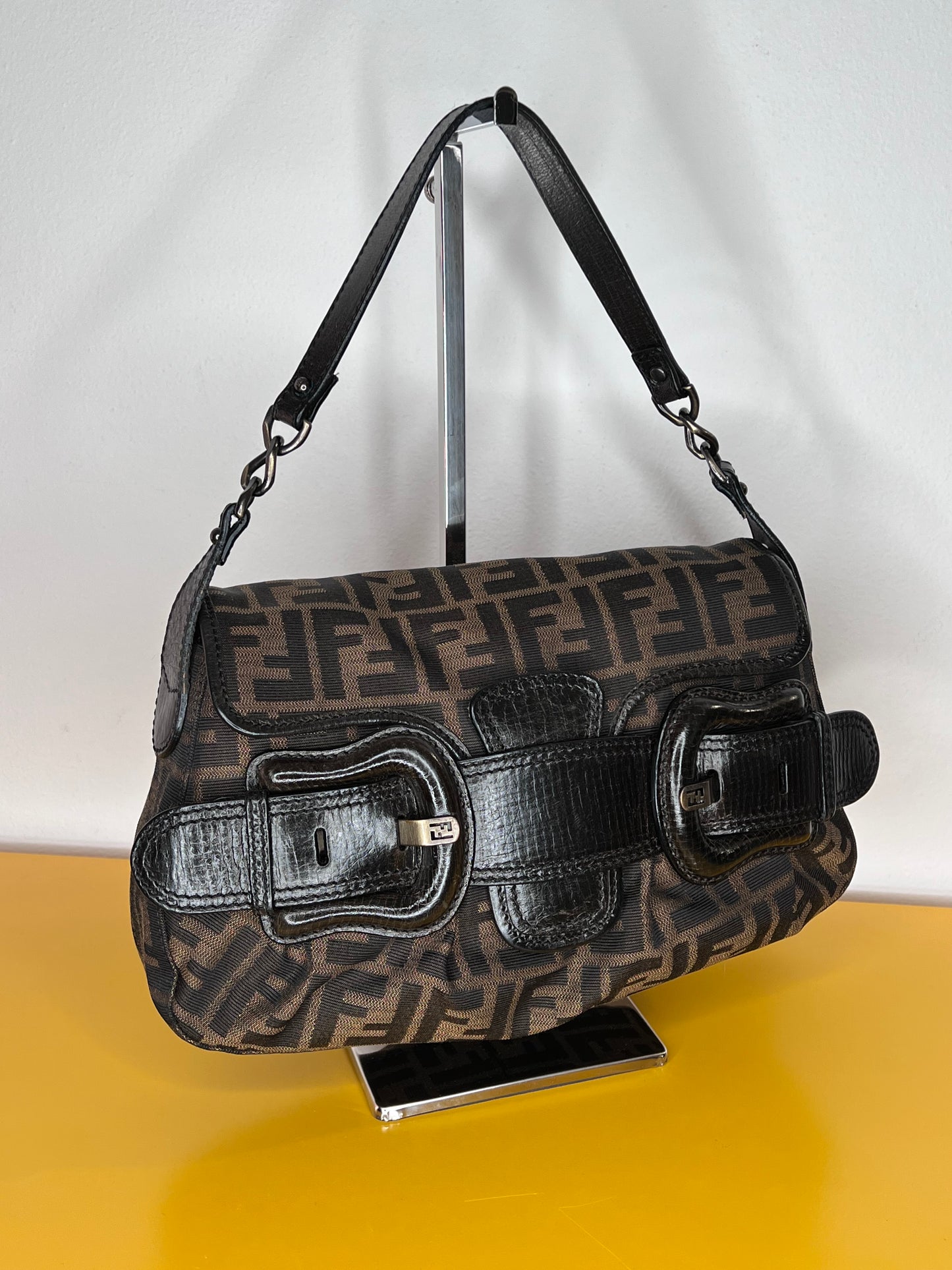 Fendi B buckle