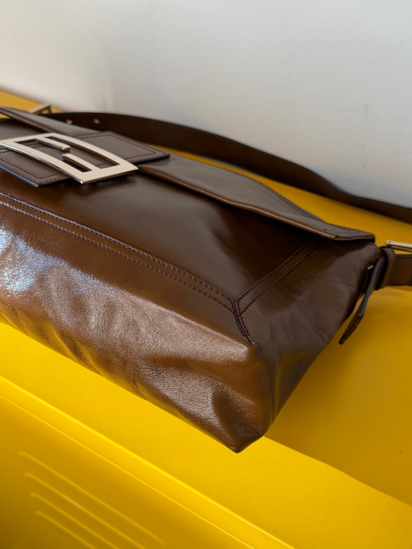 Fendi maxi baguette