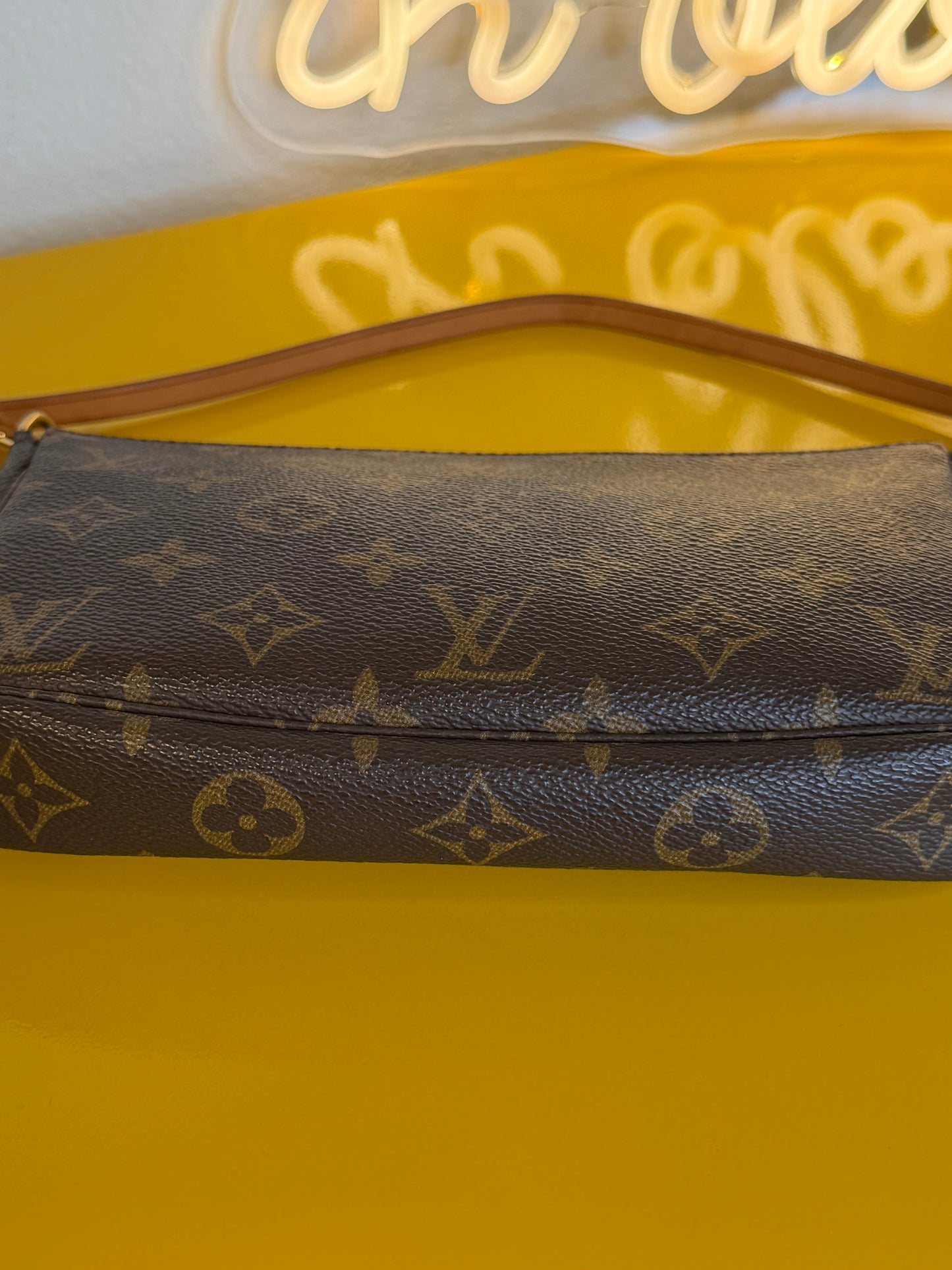 Louis Vuitton Pochette accessoire