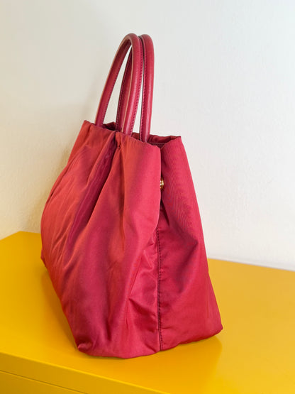 Prada in Nylon Ibisco(rosso fragola)
