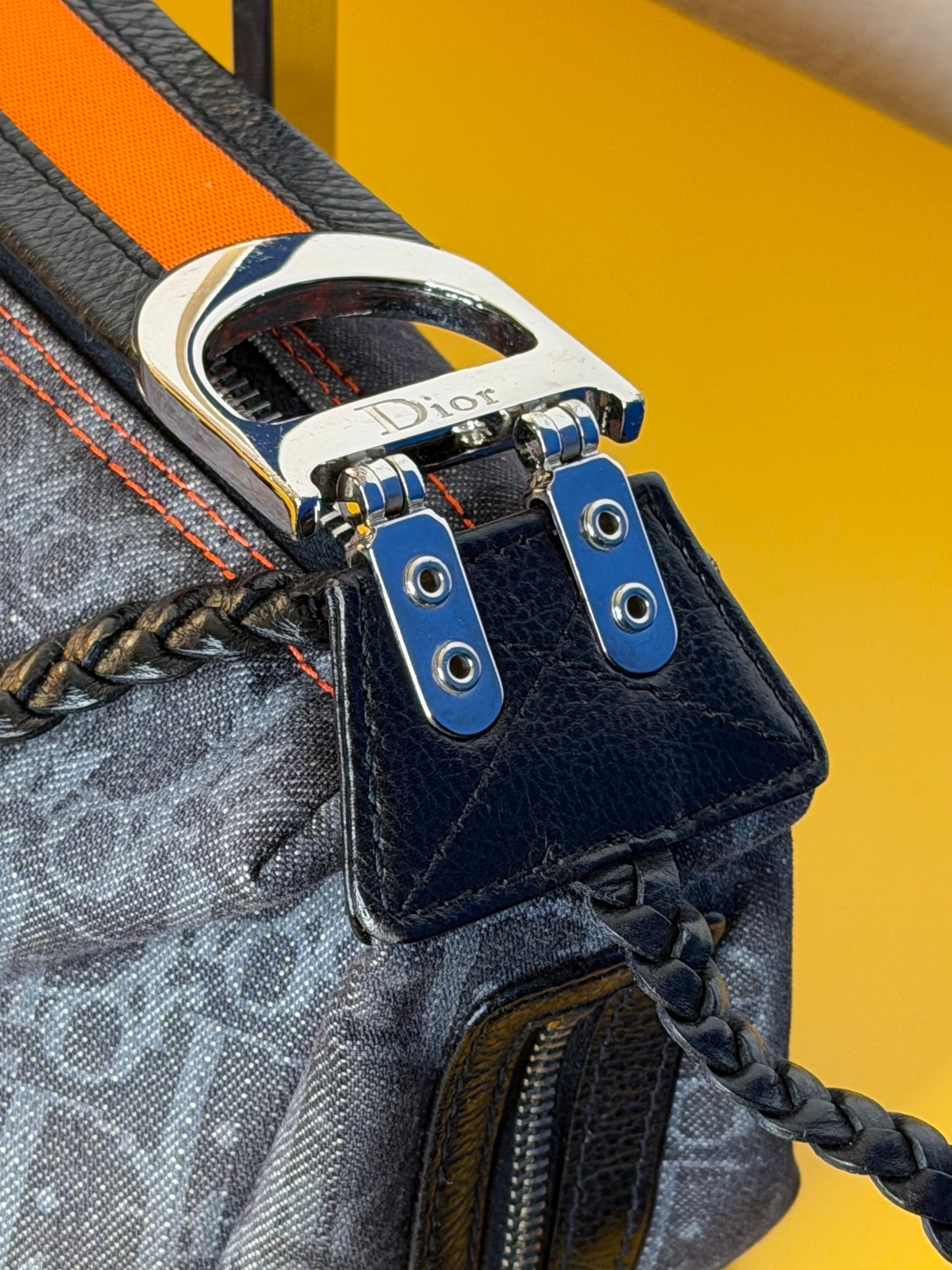 Dior Remove before flight