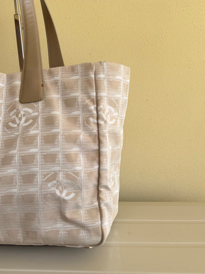 Chanel Tote new travel light