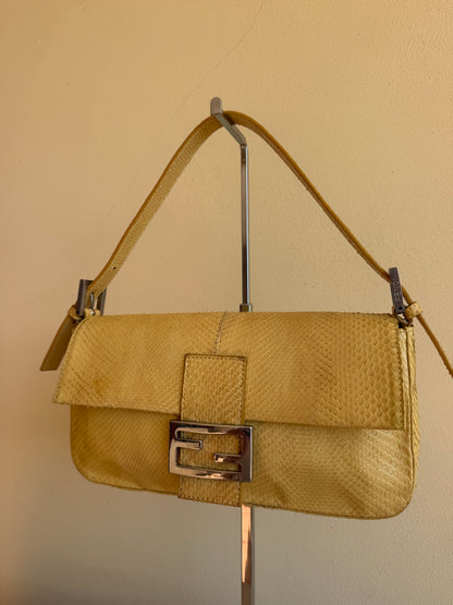 Fendi baguette pelle di pitone gialla