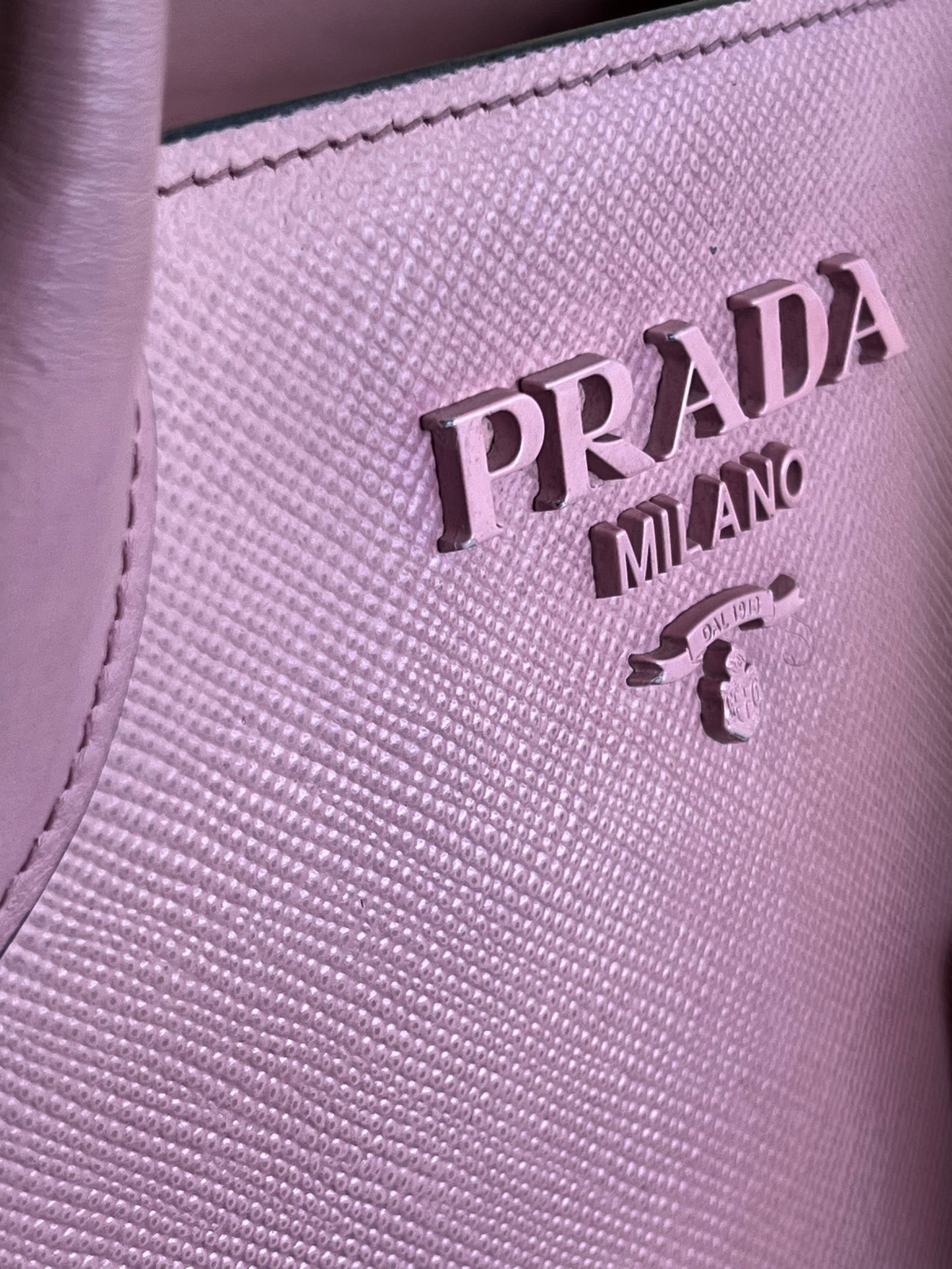 Prada rosa