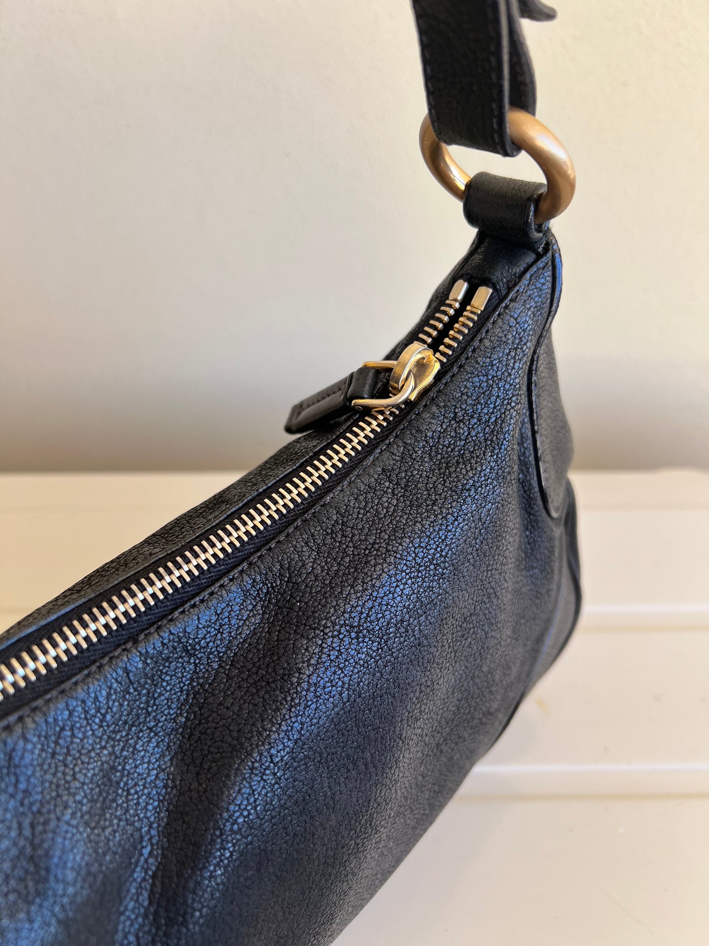 Prada con Tracolla a Catena Intrecciata