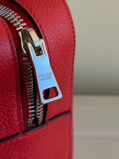 Prada con Catena Grommet