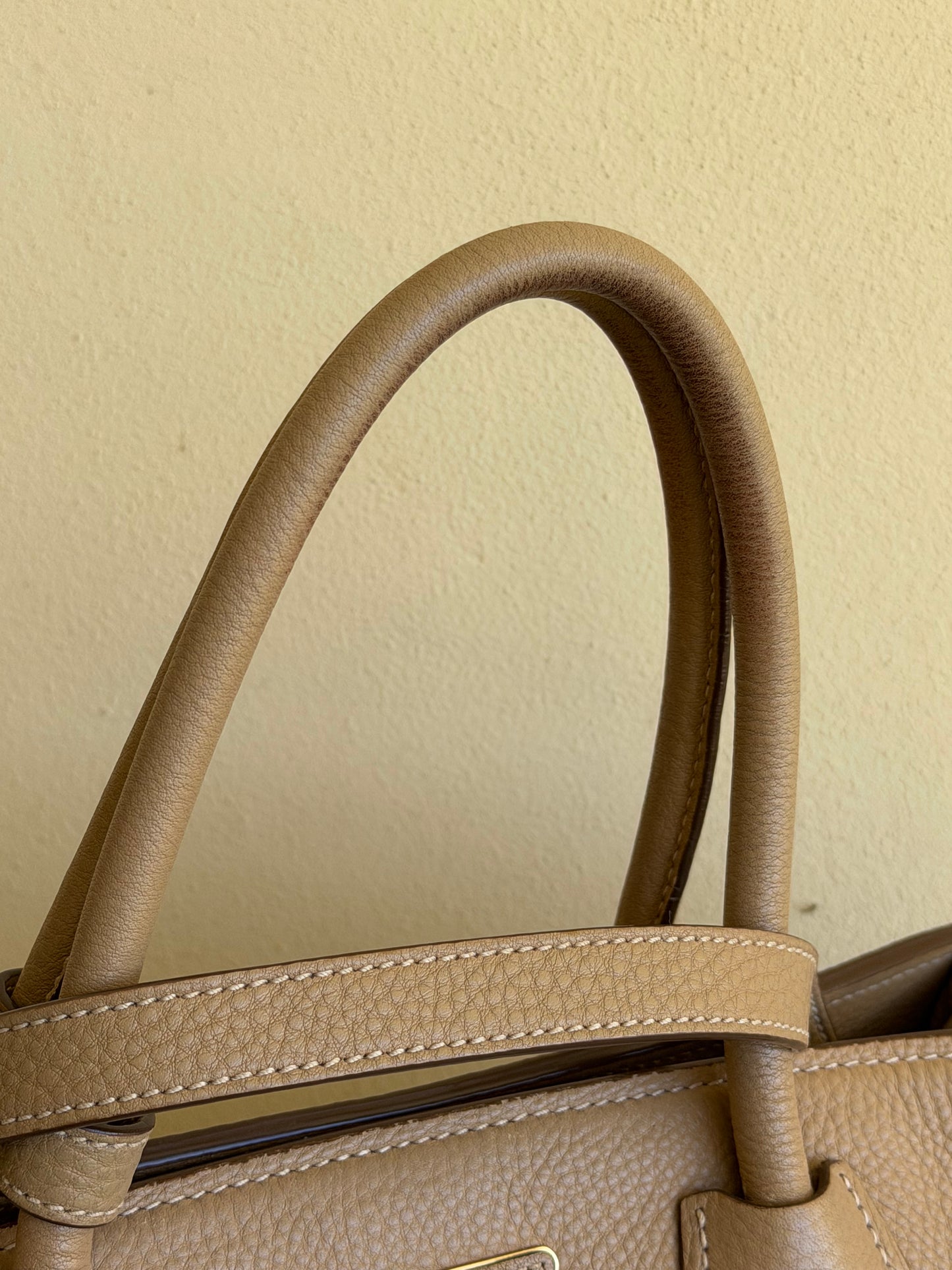 Prada tote in pelle