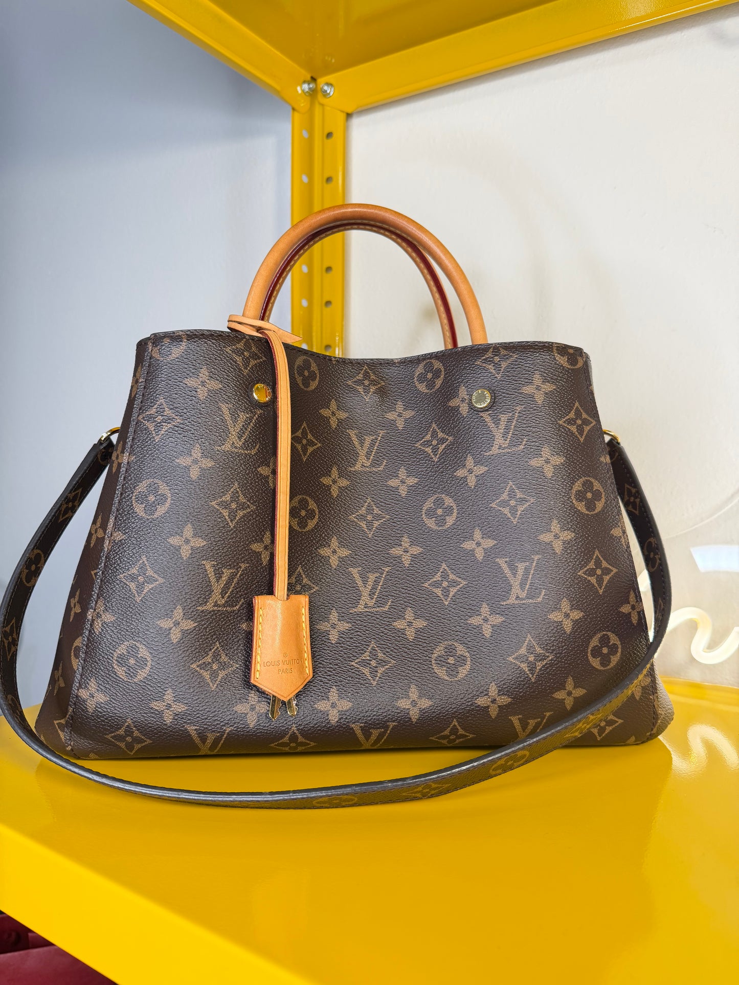 Louis Vuitton Montaigne MM