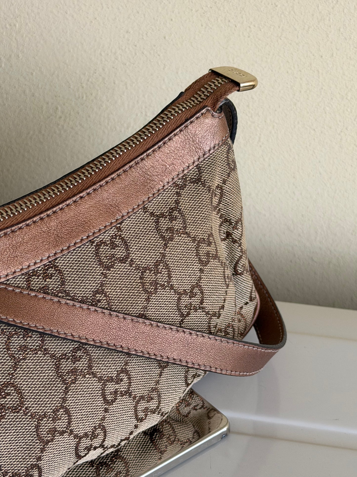 Gucci pochette charmy