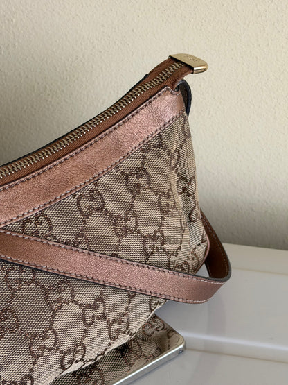 Gucci pochette charmy