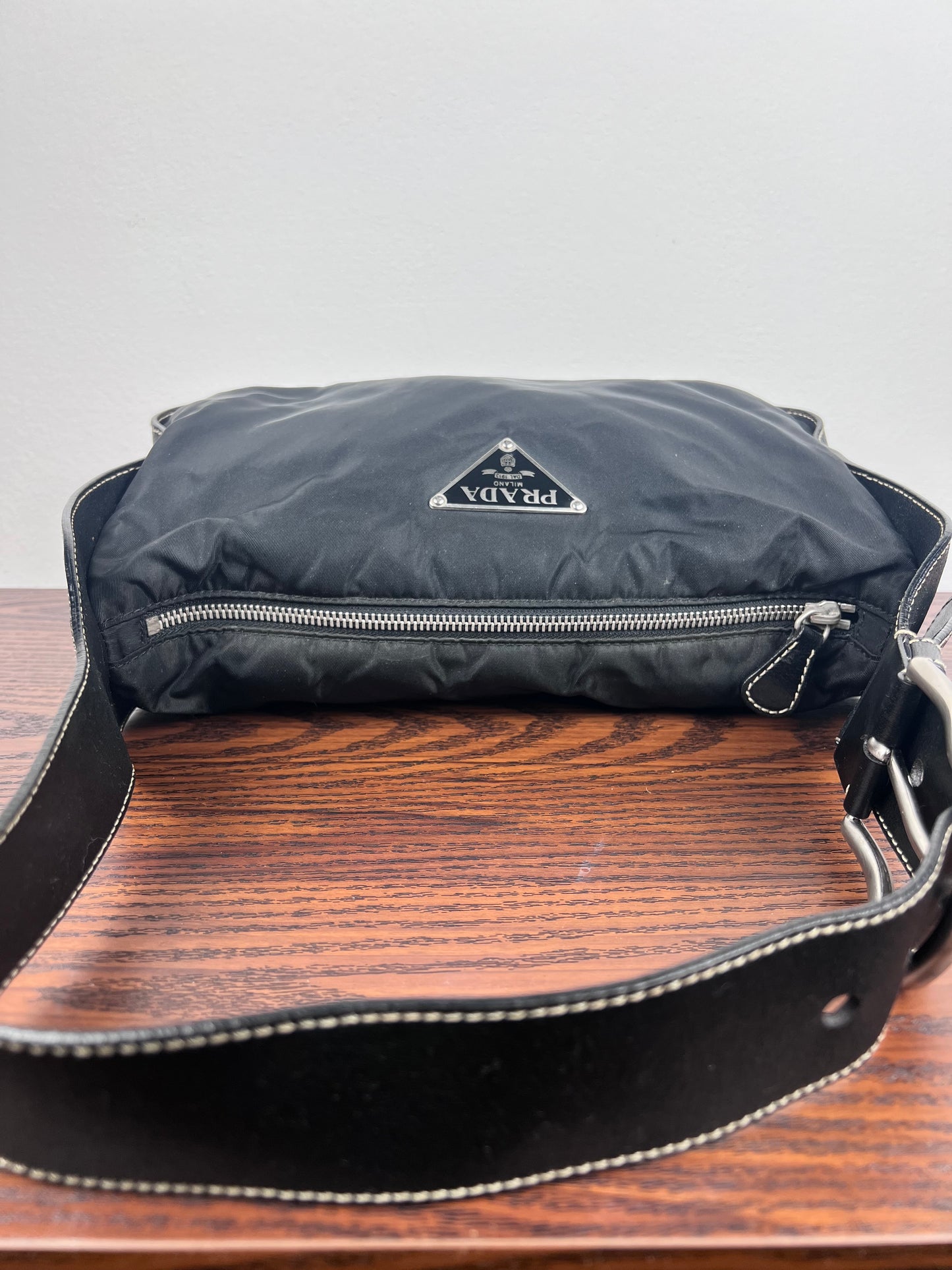 Prada impunture a contrasto