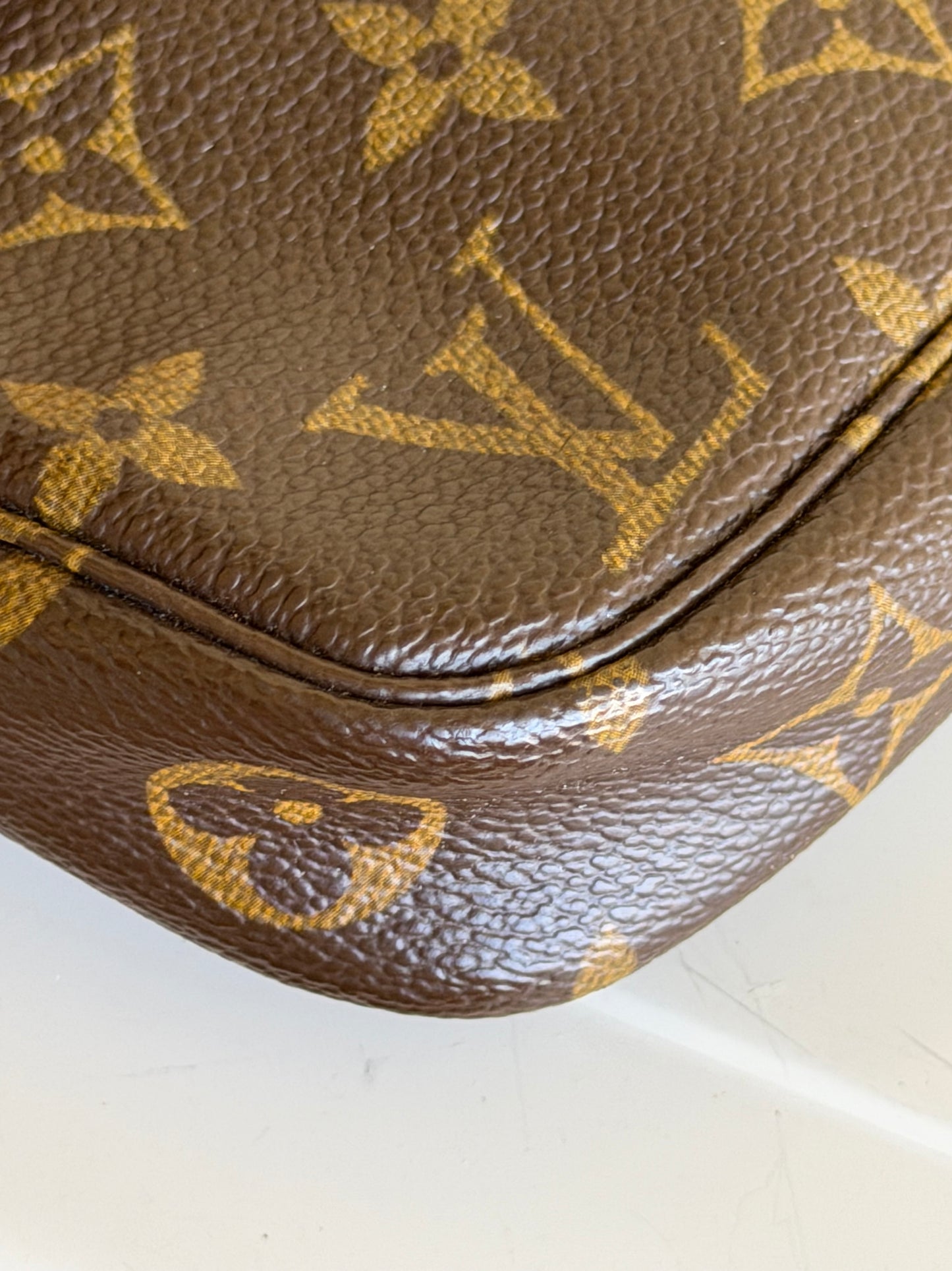 Louis Vuitton Pochette acessoire
