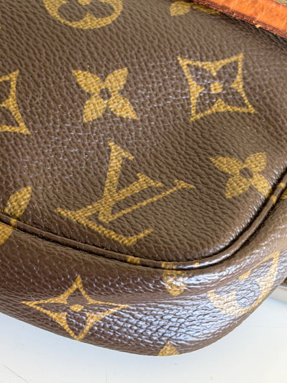Louis Vuitton Pochette acessoire