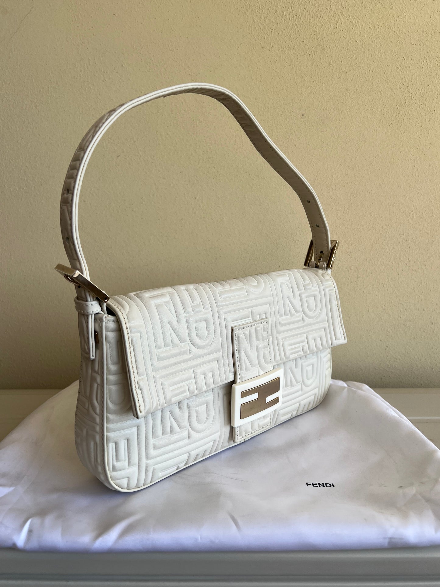 Fendi Baguette Nappa Bianca