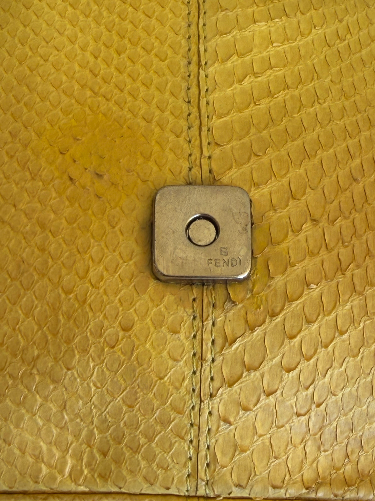 Fendi baguette pelle di pitone gialla