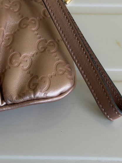 Gucci Pouch charmy
