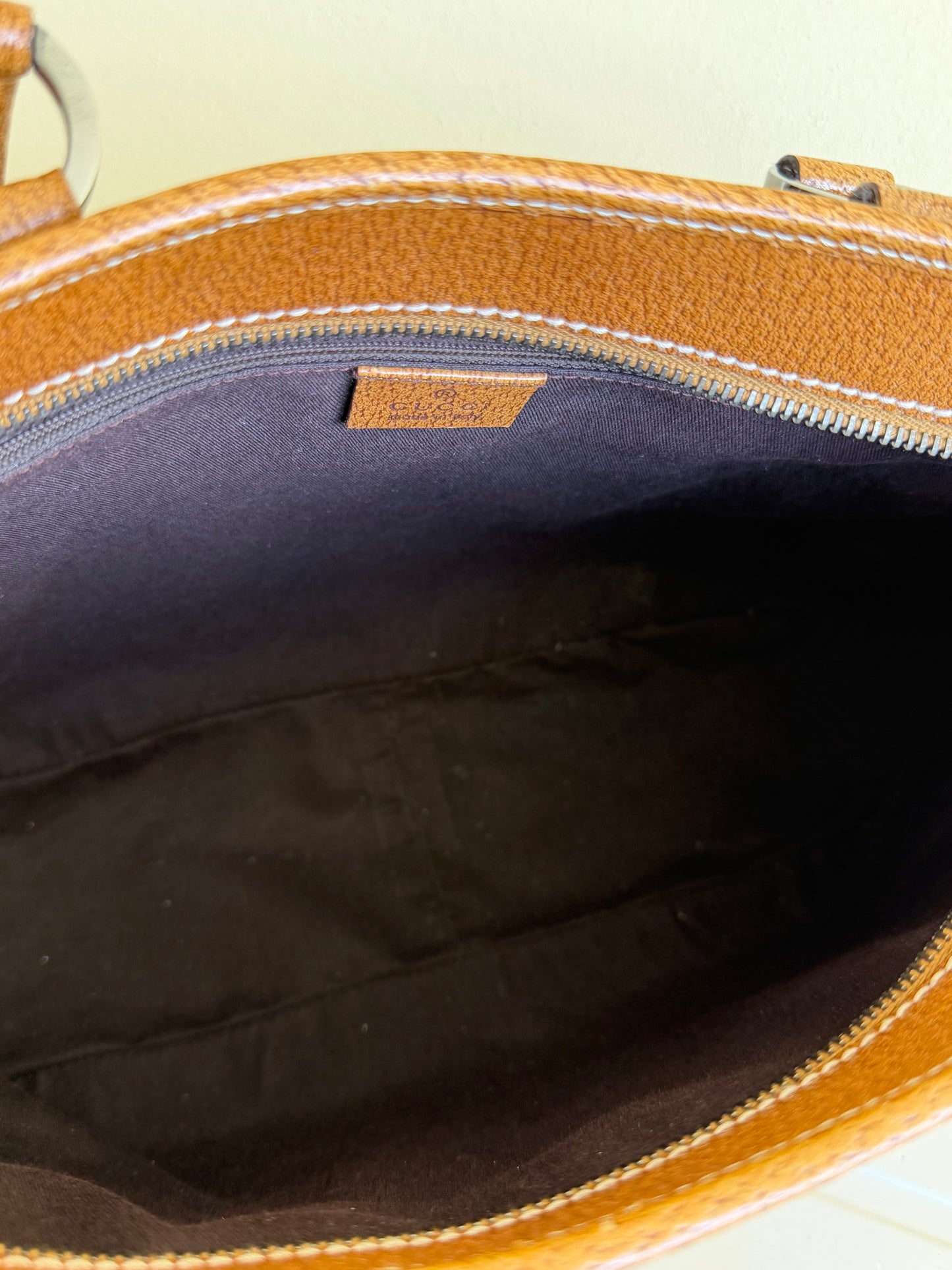 Gucci tote beige