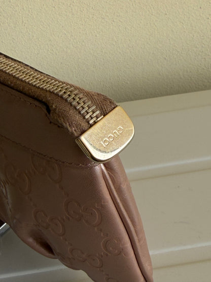 Gucci Pouch charmy