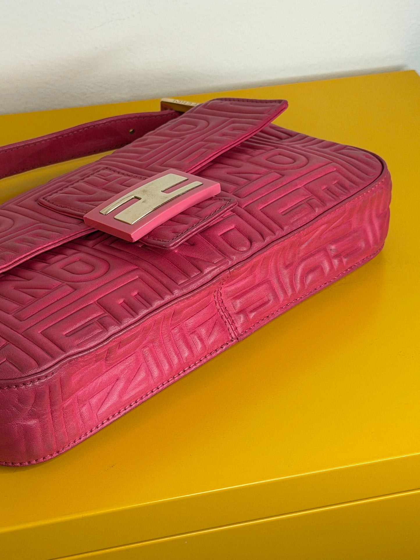 Fendi Baguette Fuxia