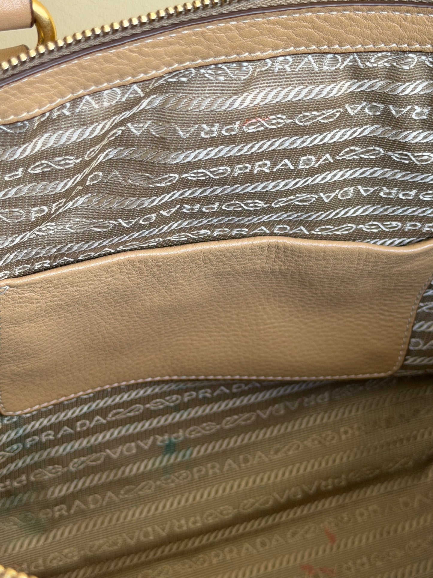Prada Vit.Daino Beige