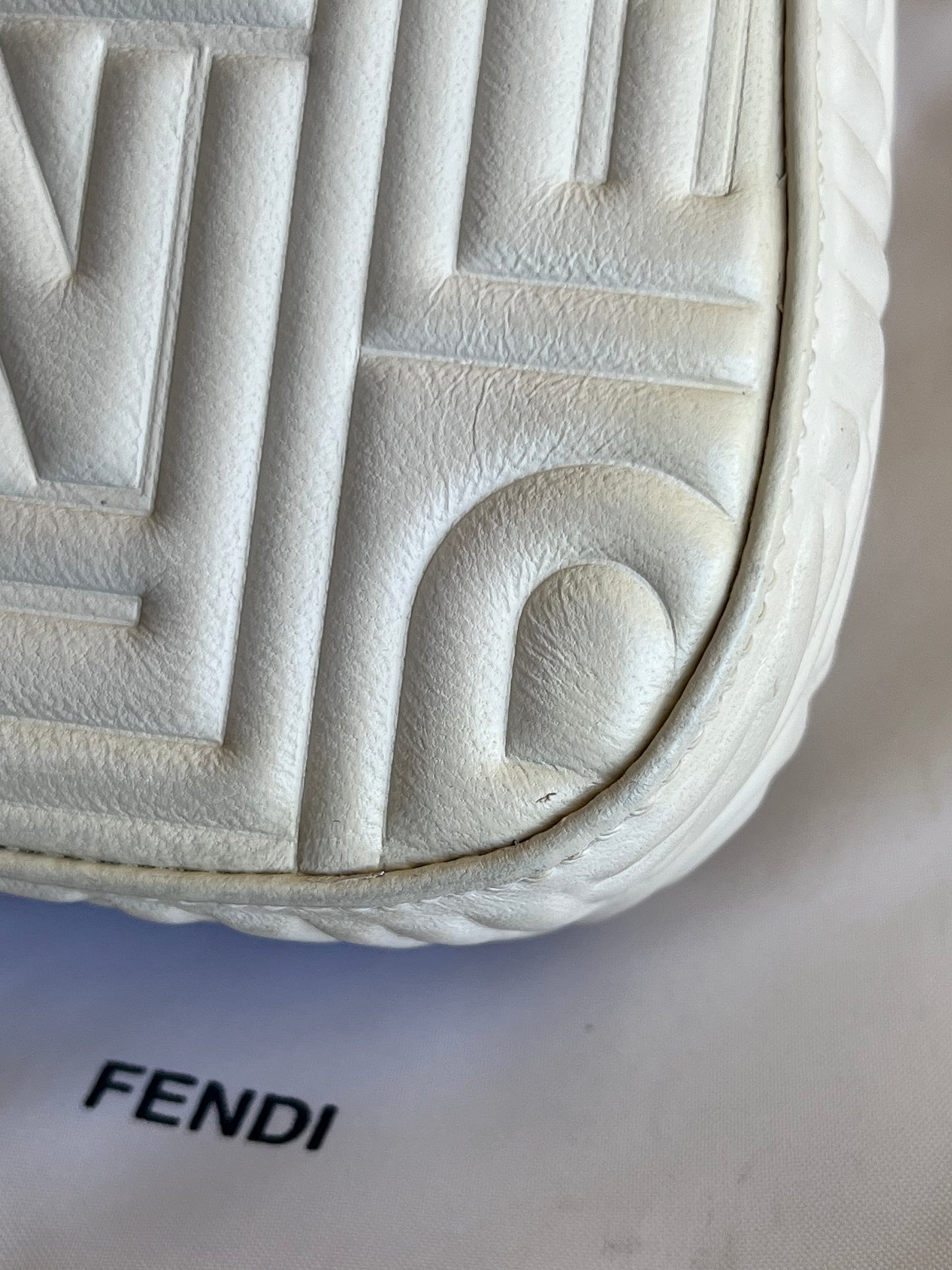 Fendi Baguette Nappa Bianca