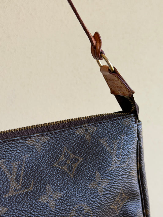 Louis Vuitton Pochette acessoire