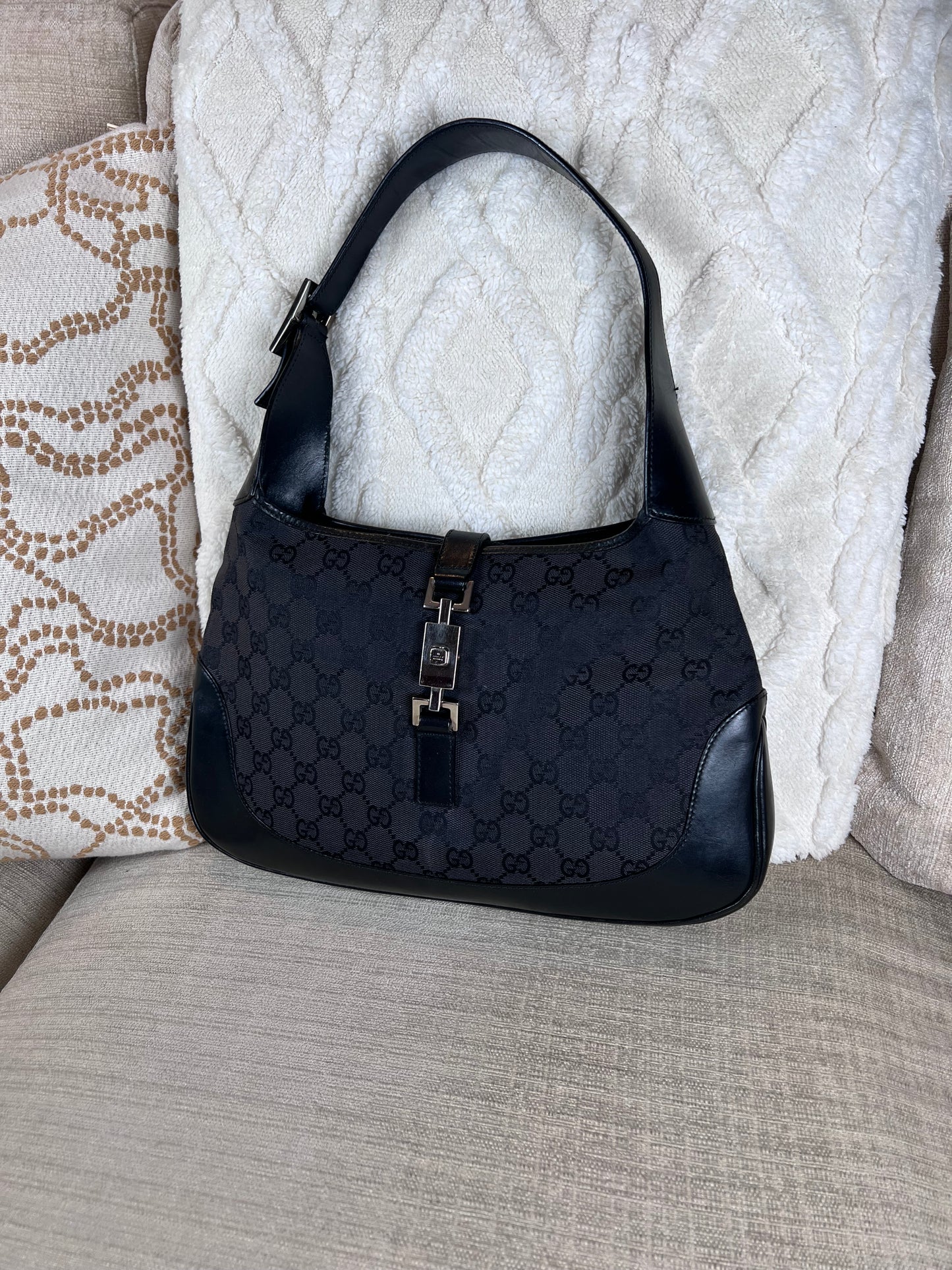 Gucci Jackie black