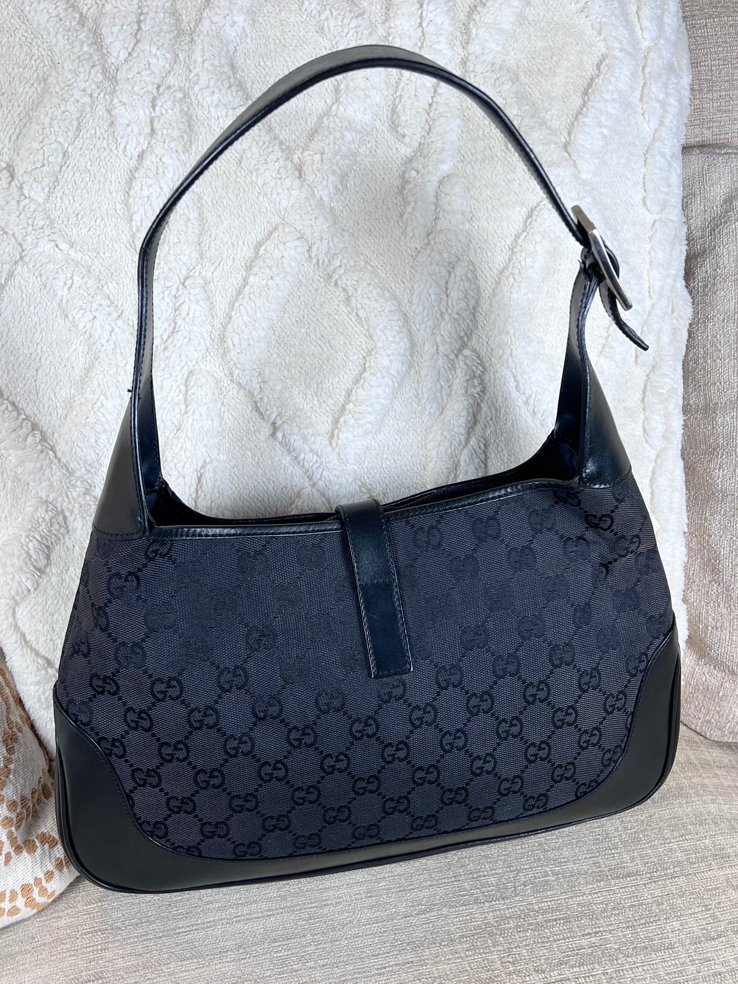 Gucci Jackie black