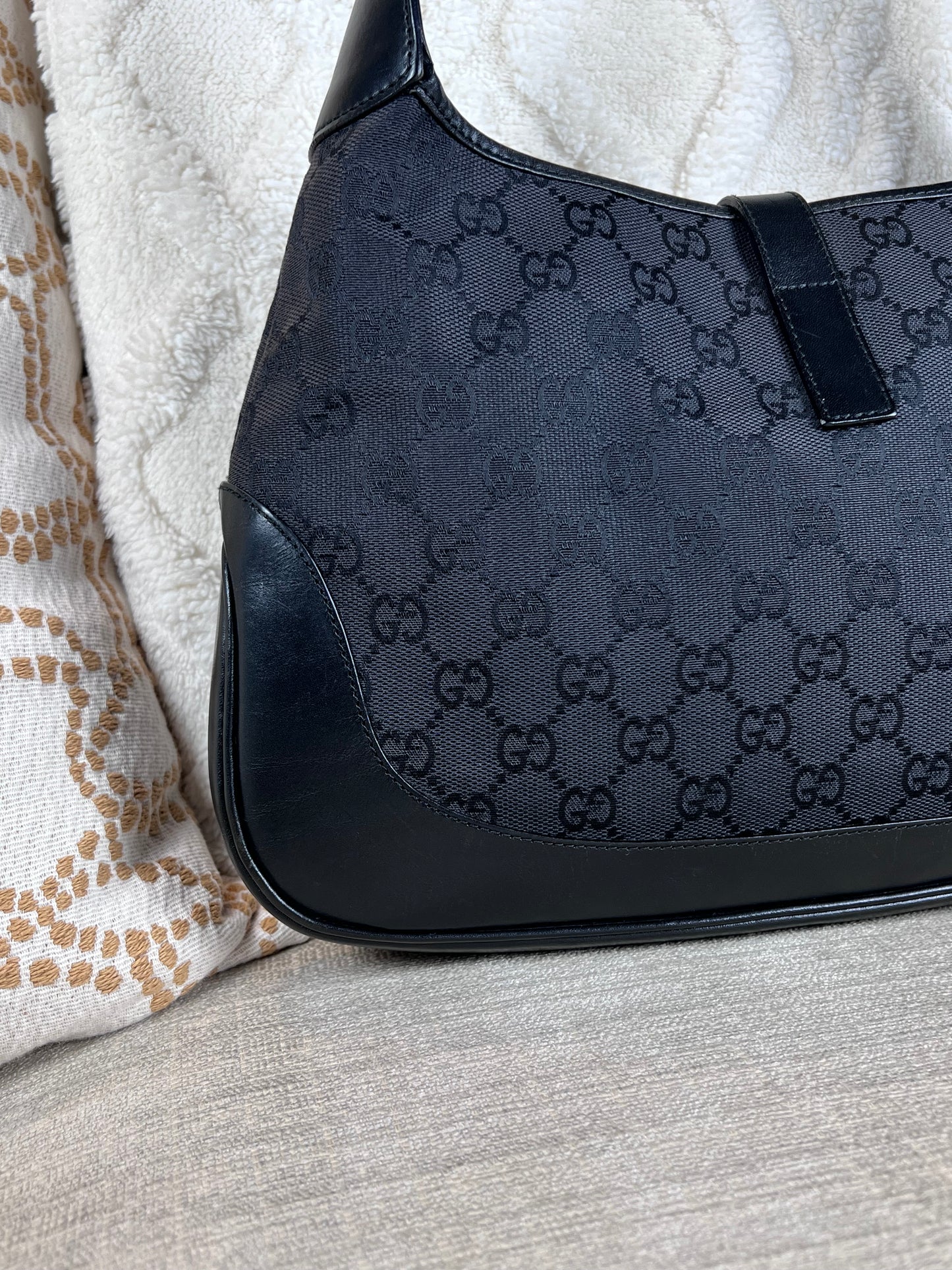 Gucci Jackie black